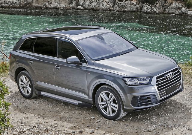 Пороги алюминиевые Rival Silver для Audi Q7 II 2015-2020 2020-2026. Артикул F193AL.0304.1