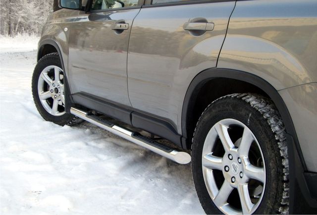 Защита порогов RusStal труба d76 с накладками (вариант 1) для Nissan X-Trail T31 2007-2010. Артикул NXT-0000971