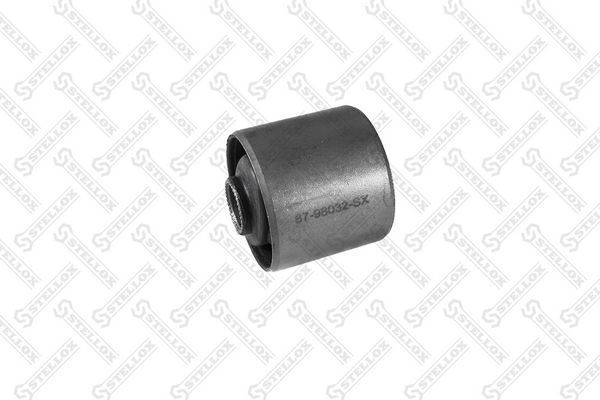 Сайлентблок переднего рычага подвески Stellox. Артикул 87-98032-SX