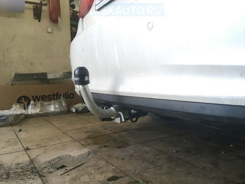 Фаркоп Лидер-Плюс для Toyota Camry 40 (V40, XV40) седан 2006-2011. Быстросъемный шар. Артикул T106-BA