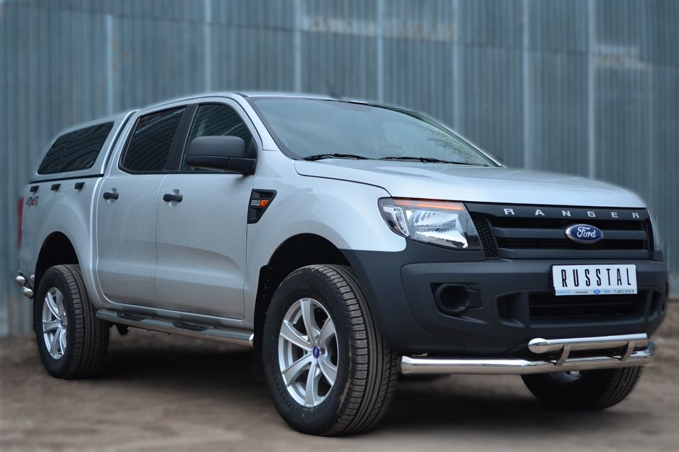 Защита переднего бампера RusStal двойная (секции+дуга) d76/d63 с декор. элементами для Ford Ranger III 2012-2015. Артикул FRZ-001302