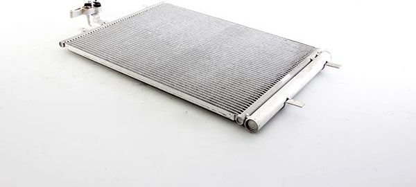 Радиатор кондиционера (конденсатор) BSG для Ford Mondeo IV 2007-2015. Артикул BSG 15-525-015