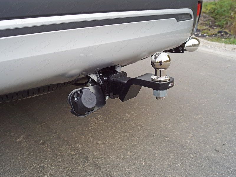 Фаркоп ТСС оцинкованный под американский квадрат для Mitsubishi Outlander III 2015-2018 (нерж. шар). Артикул TCU00089N