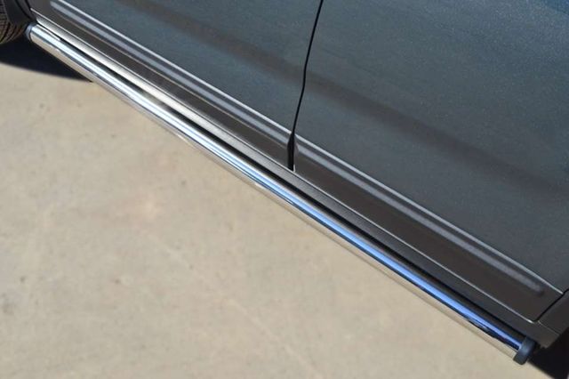 Защита порогов RusStal труба d76 (вариант 2) для Toyota Land Cruiser 100 1998-2007. Артикул LHT-0004622