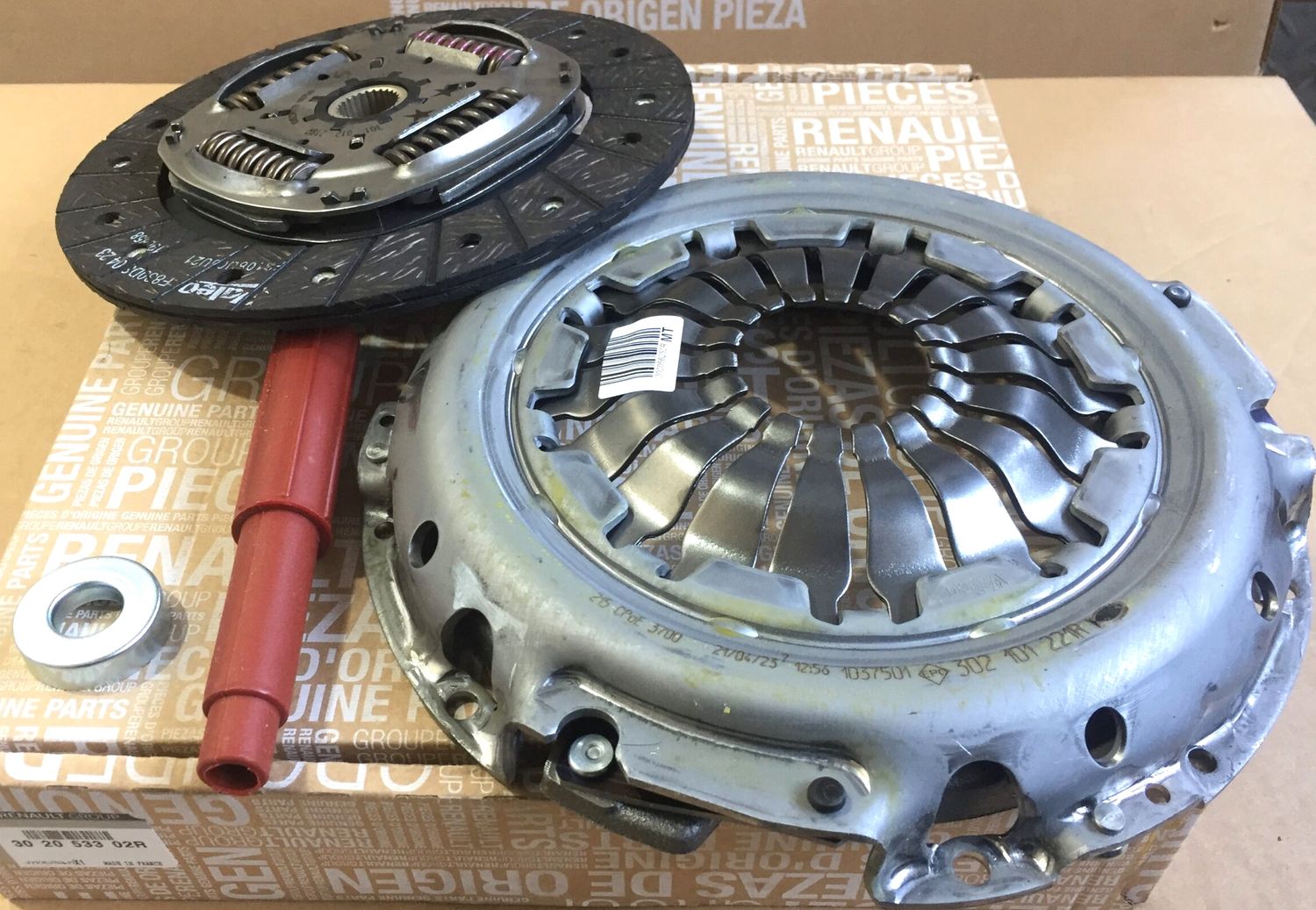 Комлект сцепления Renault. Артикул 302053302R