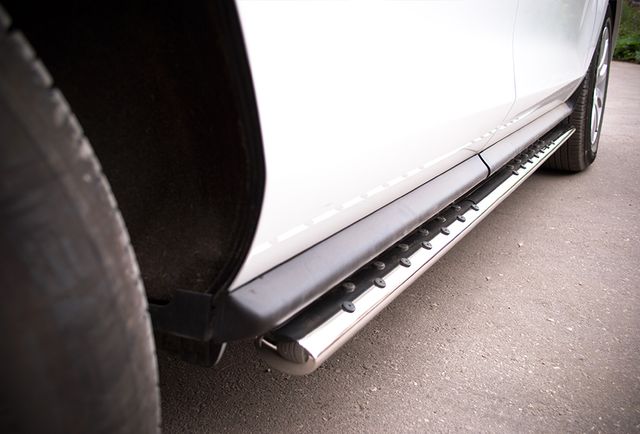 Защита порогов RusStal труба d75х42 овал с проступью для Mazda CX-7 2010-2013. Артикул MC7O-000645