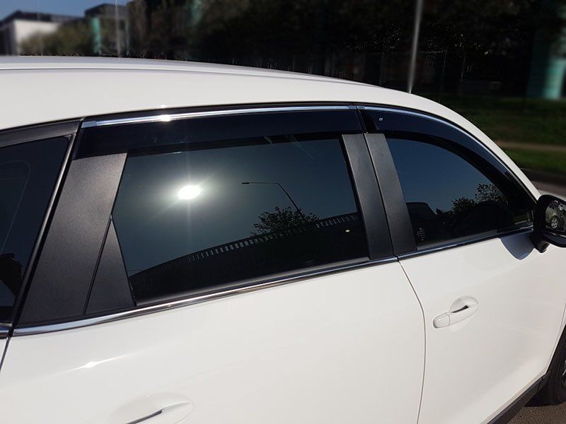 Дефлекторы Cobra Tuning с хромированным молдингом для окон BMW X5 E70 2007-2012. Артикул B20907CR