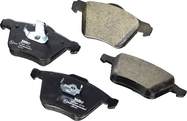 Тормозные колодки Valeo First. Артикул 301657