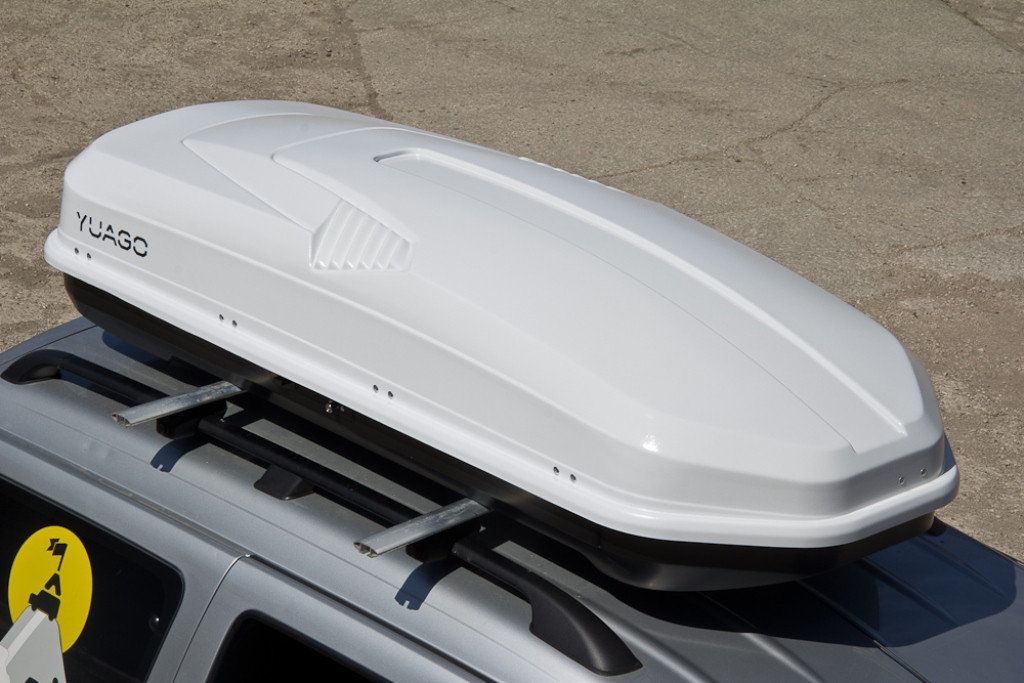 Автомобильный бокс Yuago Antares двусторонний белый (580 л, 217х85х49 см). Артикул 2000000019925