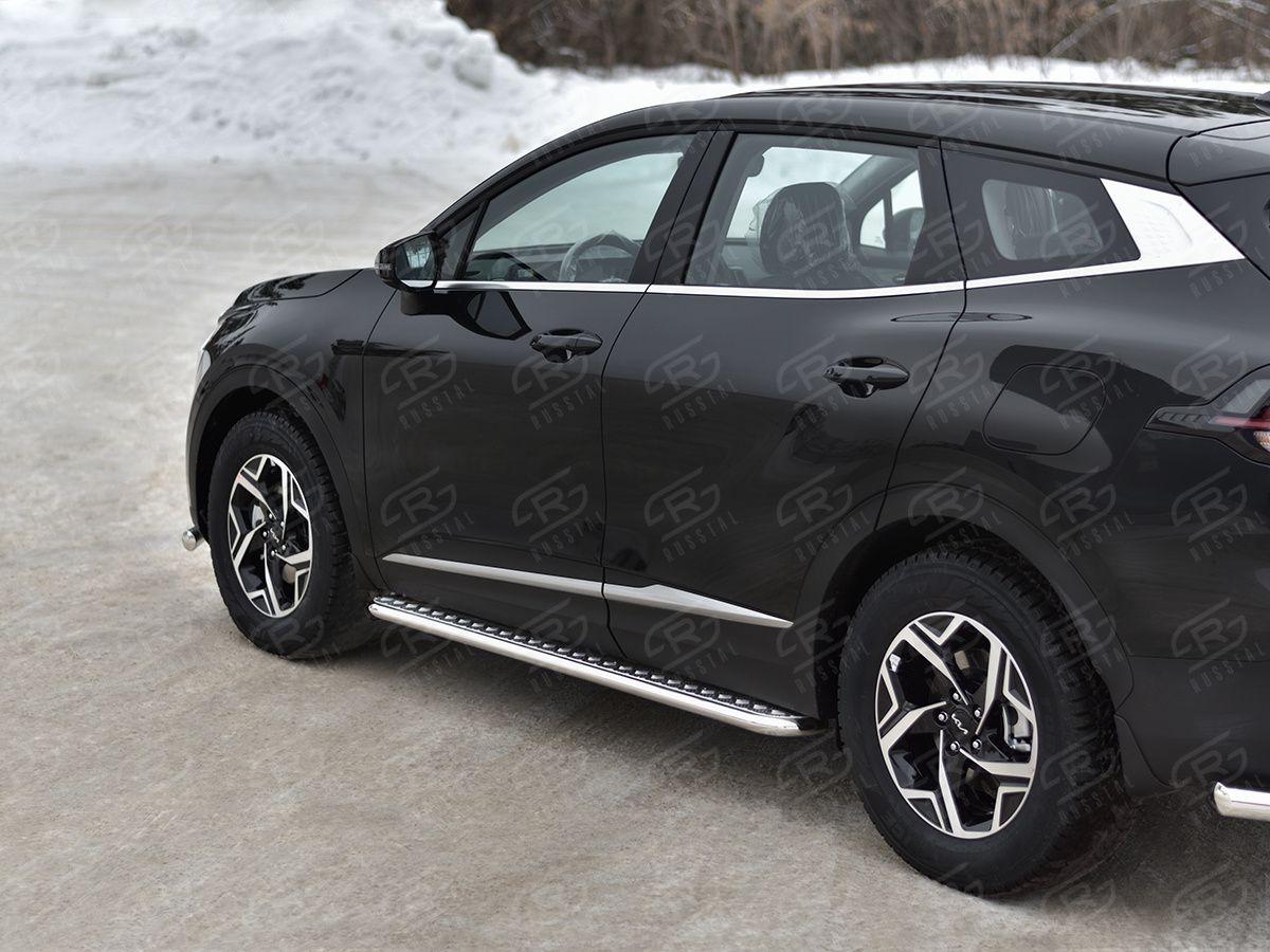 Защита порогов RusStal труба d42 с листом (лист алюм, проф. нерж) (вариант 1) для Kia Sportage V (кроме Style и X-Line) 2021-2026. Артикул KSL-0040301