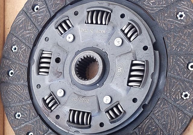 Диск сцепления MecArm  для Volvo 240 Series 1978-1993. Артикул MD4607