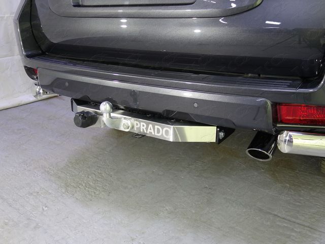 Фаркоп ТСС для Toyota Land Cruiser Prado 150 2009-2023 с накладкой с надписью Prado. Артикул TCU00253