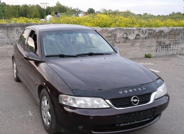 Дефлектор Vip-Tuning для капота Opel Vectra B 1995-2002. Артикул OP11