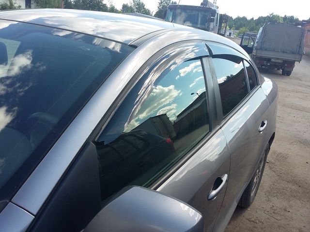 Дефлекторы Cobra Tuning для окон Renault Fluence седан 2010-2026. Артикул R11510