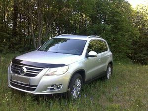 Дефлектор SIM для капота Volkswagen Tiguan 2008-2016. Артикул SVOTIG0812