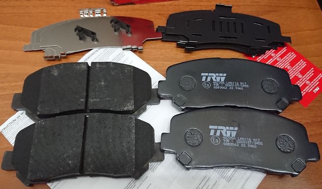 Тормозные колодки TRW передние для Mazda CX-5 II 2017-2026. Артикул GDB3562