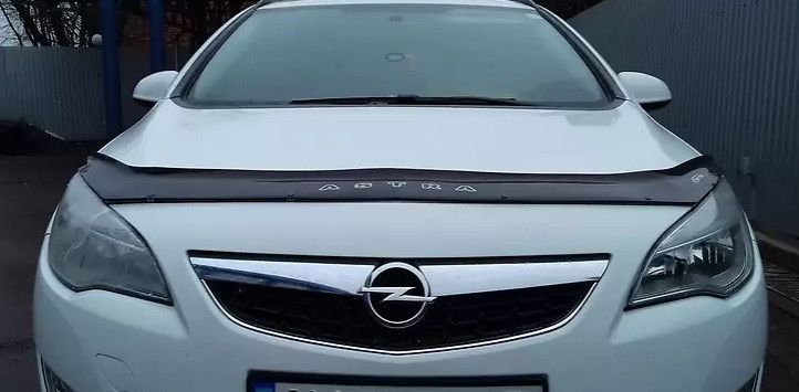 Дефлектор VT52 для капота Opel Astra J седан 2009-2015. Артикул OP21VT