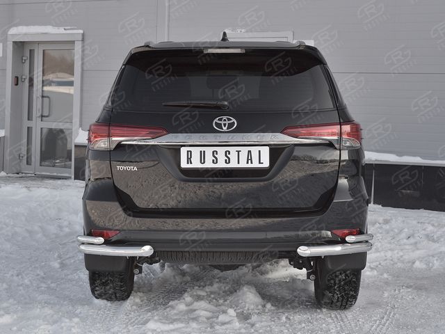 Защита RusStal задняя уголки d63 секции d42 секции для Toyota Fortuner II (для России) 2017-2020. Артикул TFZ-002893