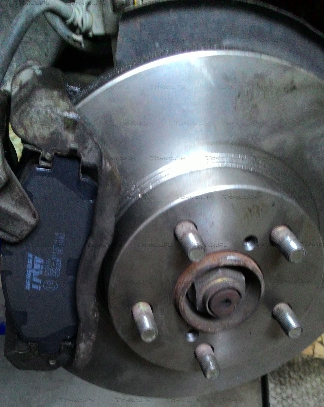 Тормозной диск Miles передний для Subaru Legacy I 1989-1994. Артикул K000517