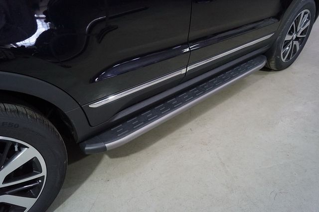 Пороги алюминиевые ТСС с пластиковой накладкой 1720 мм для Changan CS55 2WD 1.5T 2022-2026 Карбон серые. Артикул CHANCS5522-20GR