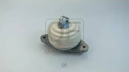 Опора двигателя rh (Quattro Freni). Артикул qf00a00671