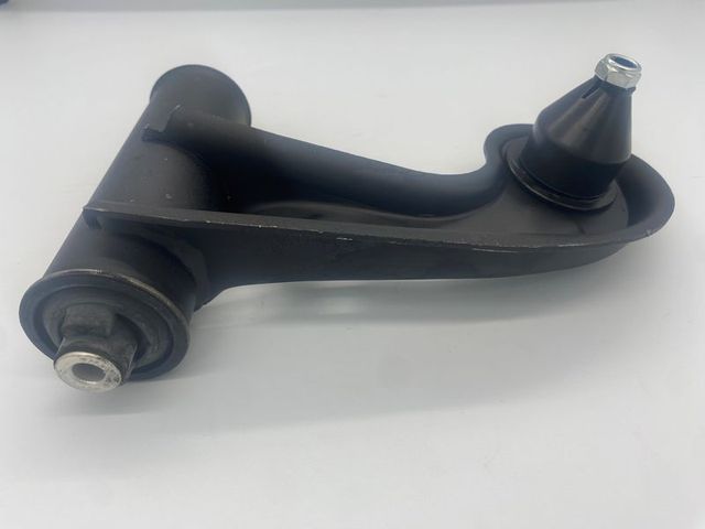 Поперечный рычаг передней подвески GMB левый верхний для Mercedes-Benz CLK-Класс I (C208, A208) 1997-2002. Артикул 0228-0106