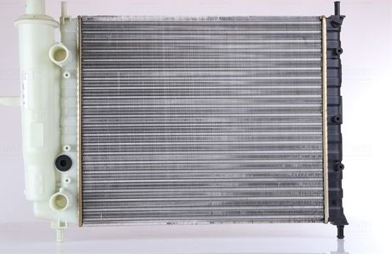 Радиатор охлаждения двигателя Nissens. Артикул 61788