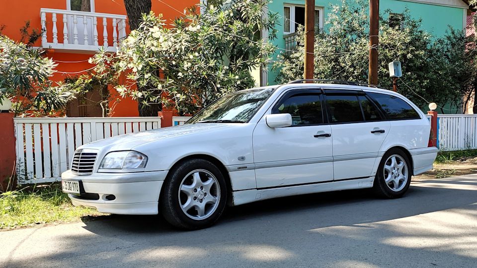 Дефлекторы Cobra Tuning для окон Mercedes-Benz C-Класс S202 универсал 1996-2000. Артикул 89631