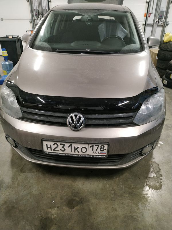 Дефлектор SIM для капота Volkswagen Golf Plus 2004-2009. Артикул SVOGPL0412