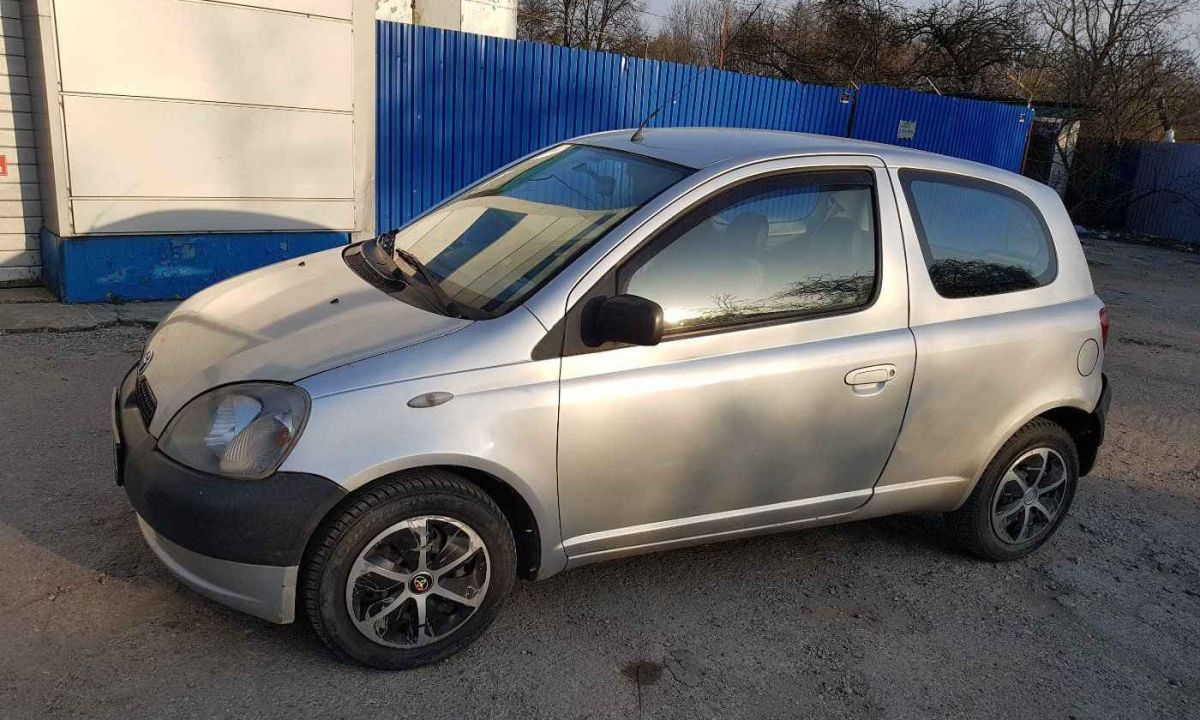 Дефлекторы Heko для окон Toyota Vitz I 3-дв. 1999-2001. Артикул 29326