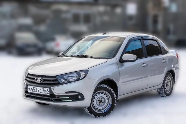 Дефлекторы SIM для окон Lada Granta седан, хэтчбек 2011-2026. Артикул SVAZKALI0432