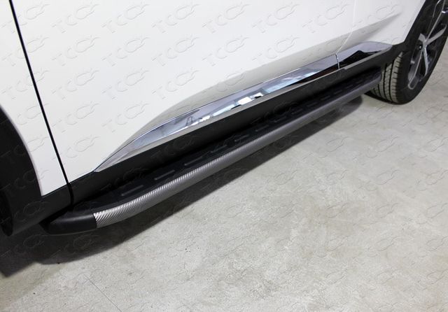 Пороги алюминиевые ТСС с пластиковой накладкой 1720 мм для Haval F7 (1,5 л, 4WD) 2019-2022 Карбон серые. Артикул HAVF719-34GR