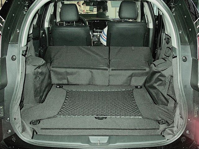 Защитный чехол AUTOSMSTUDIO "Maxi" в багажник автомобиля для Mitsubishi Pajero Sport III 2016-2026, черный. Артикул TP-PADJERO-SP-III-MAXI-BL