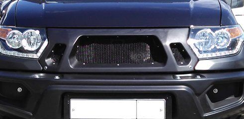 Решетка радиатора с ресничками АВС-Дизайн для УАЗ Патриот 2015-2026. Черная. Артикул ABC.UAZ.GRILL.03B