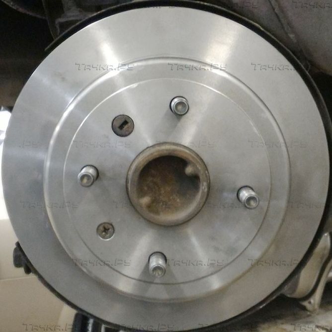 Тормозной диск Bosch задний для Daewoo Nubira III 2003-2005. Артикул 0 986 479 985