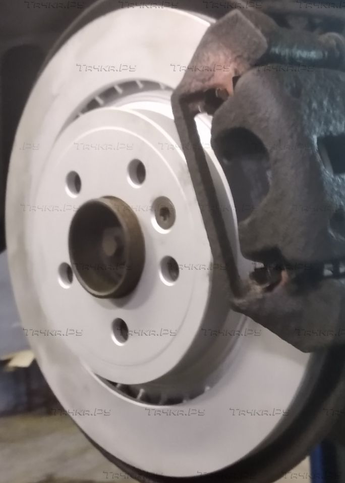 Тормозной диск Bosch задний для Volvo S60 II 2010-2018. Артикул 0 986 479 398