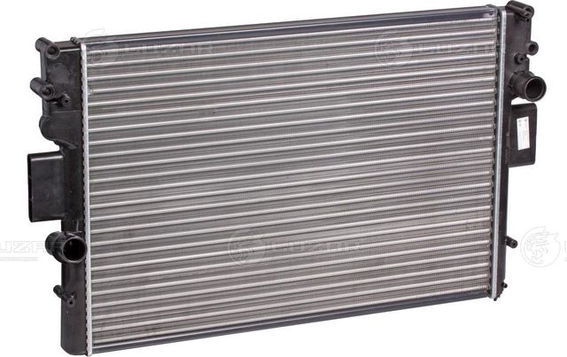 Радиатор охлаждения двигателя Luzar для IVECO Daily III 2002-2007. Артикул LRc 1640