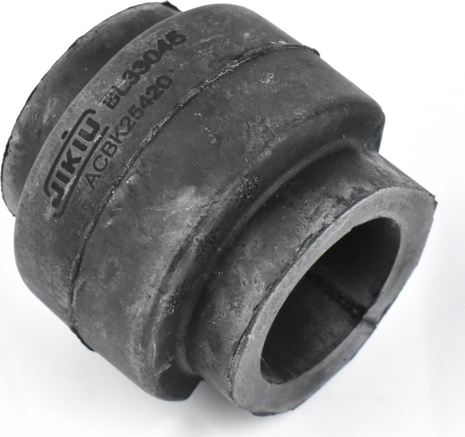 Втулка стабилизатора Audi_A4 8D2 (1994-1997)/_A6 4B# (1997-2004)/_A8 4H# (2010-2014)/_Q5 8RB (2008-2 (Jikiu). Артикул bl33045