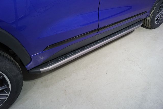 Пороги алюминиевые ТСС с пластиковой накладкой 1820 мм для Exeed LX 1.5L Turbo 2WD 2022-2026 Карбон серые. Артикул EXEEDLX22-21GR