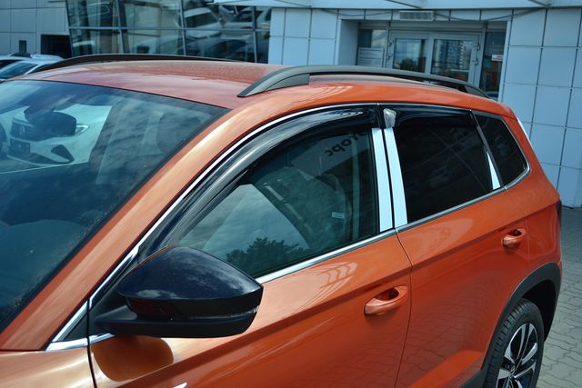 Дефлекторы SIM для окон Skoda Karoq (хром пакет) 2020-2026. Артикул SSCKAR2032