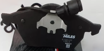Тормозные колодки Miles (Semi-Metallic). Артикул E100120