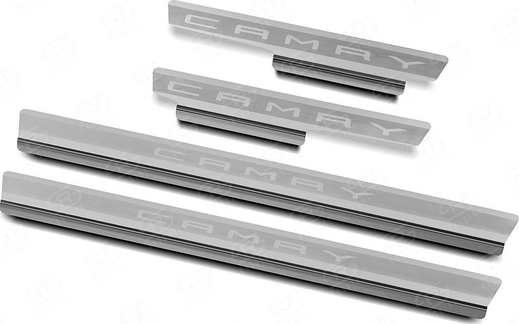 Накладки RusStal на пороги (лист нерж., шлифованный, надпись) для Toyota Camry 70 (V70, XV70) 2017-2026. Артикул TOYCAM18-03