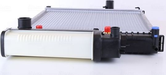 Радиатор охлаждения двигателя Nissens ** FIRST FIT ** для BMW 5 III (E34) 1987-1996. Артикул 60709A