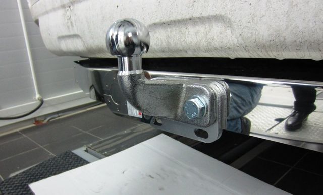 Фаркоп Oris (ранее Bosal) для Toyota Land Cruiser Prado 150 2009-2026. (с декор. пластиной) Фланцевое крепление. Артикул 3090-FL