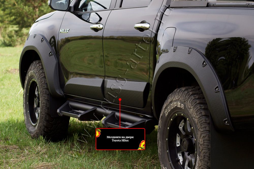 Молдинги Русская Артель на двери Toyota Hilux 2015-2018 дорестайлинг. Артикул MT-075102