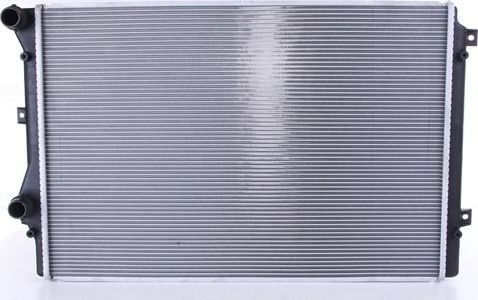 Радиатор охлаждения двигателя Nissens для Volkswagen Jetta VI 2011-2019. Артикул 65339