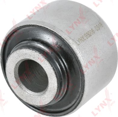 Сайлентблок переднего рычага подвески LYNXauto. Артикул B8206