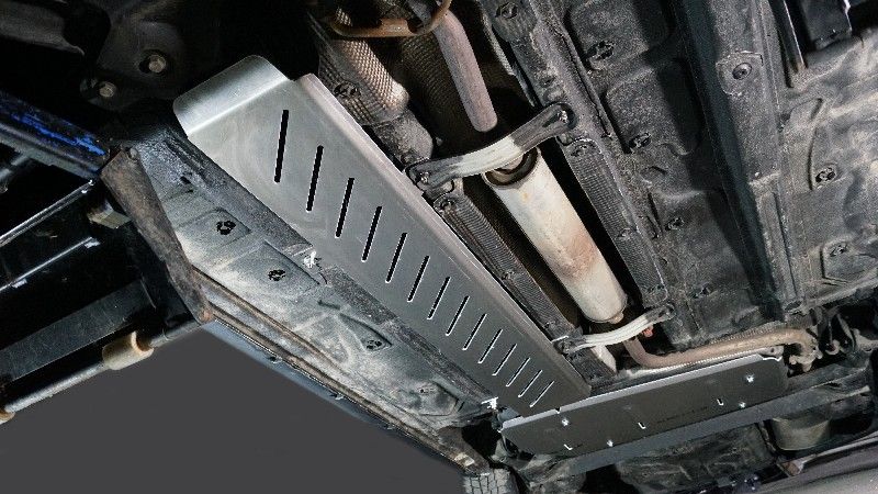 Защита алюминиевая ТСС (4 мм) для топливной магистрали Lada Vesta Cross 2022-2026. Артикул ZKTCC00650