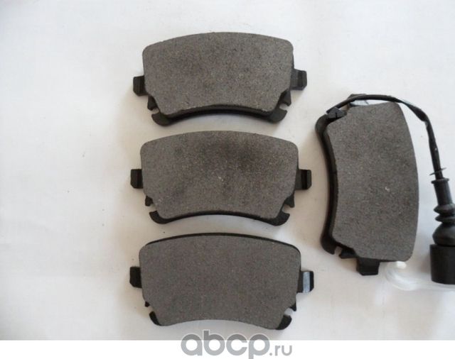 Тормозные колодки VAG. Артикул 7E0698451