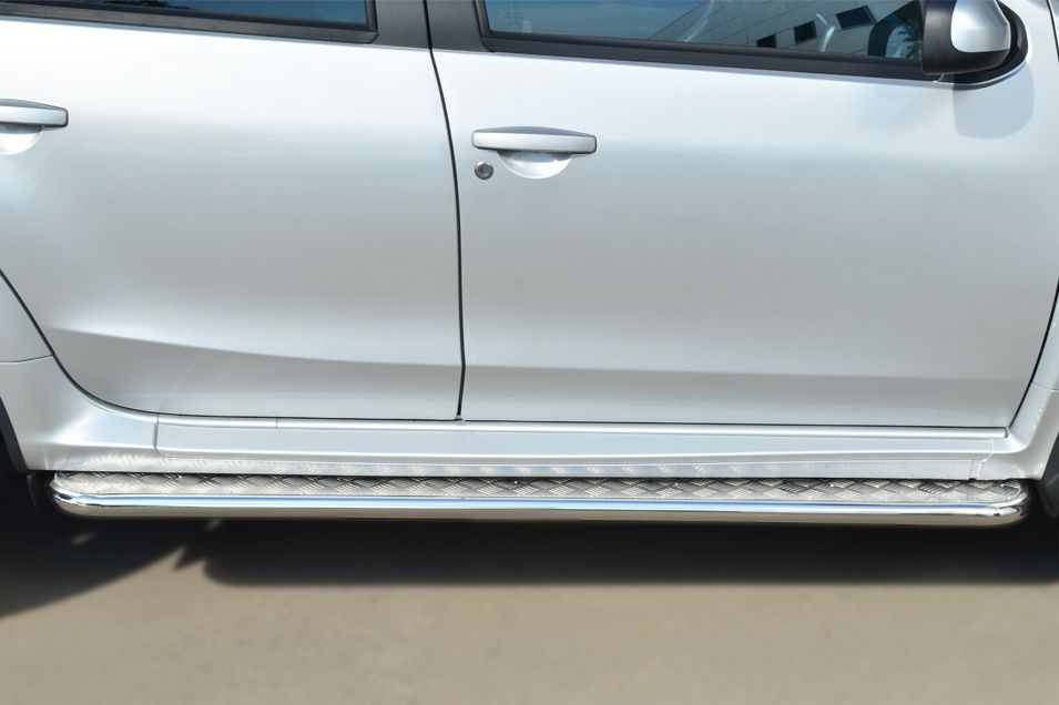 Защита порогов RusStal труба d42 с листом для Nissan Terrano III 2014-2026. Артикул NTRL-001794